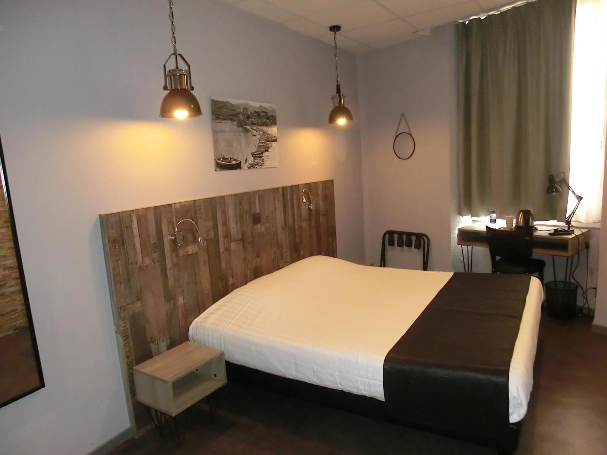 Hotel Sur Le Quai Port Vendres Quarto foto